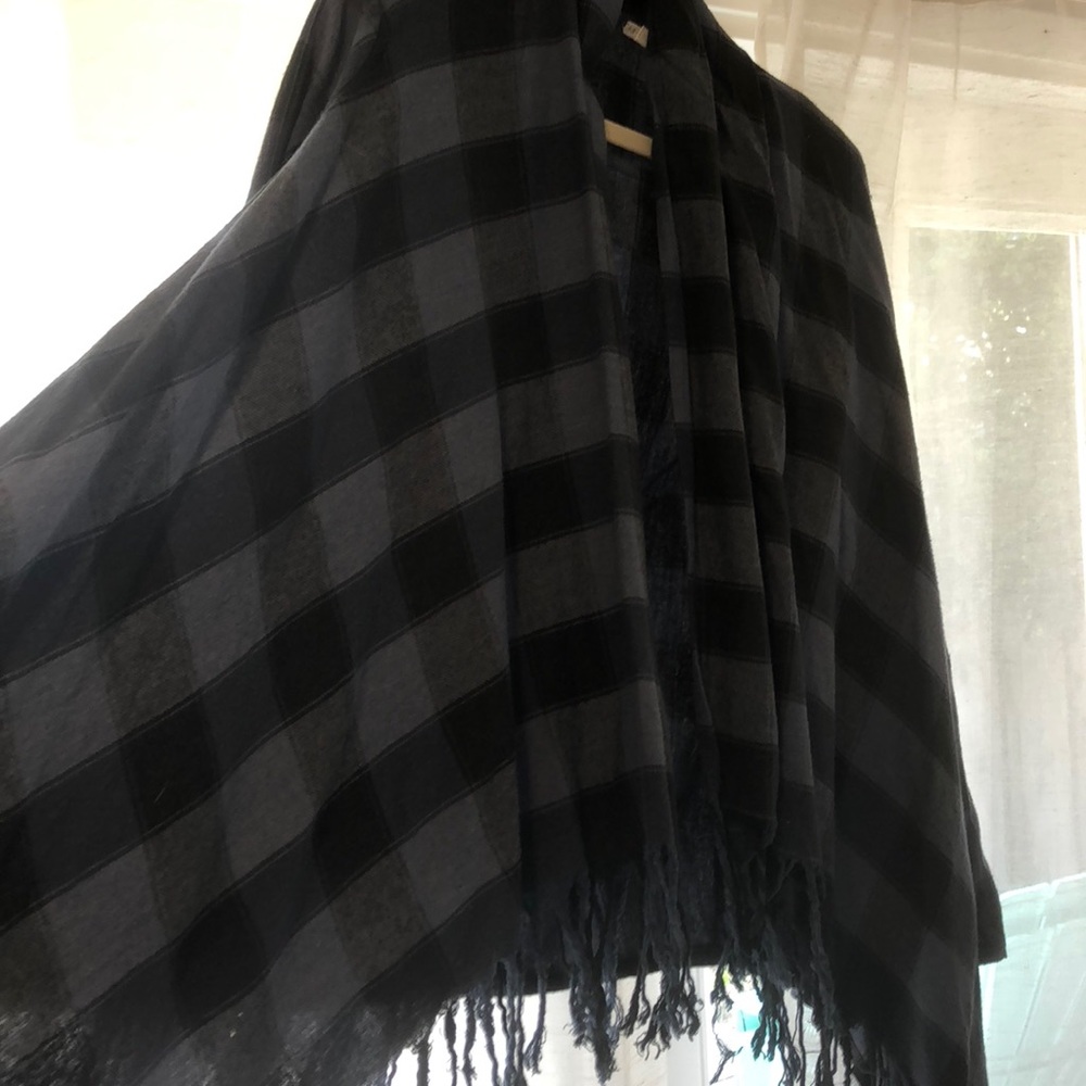 Flannel wrap/sweater/shirt - Picture 3 of 3